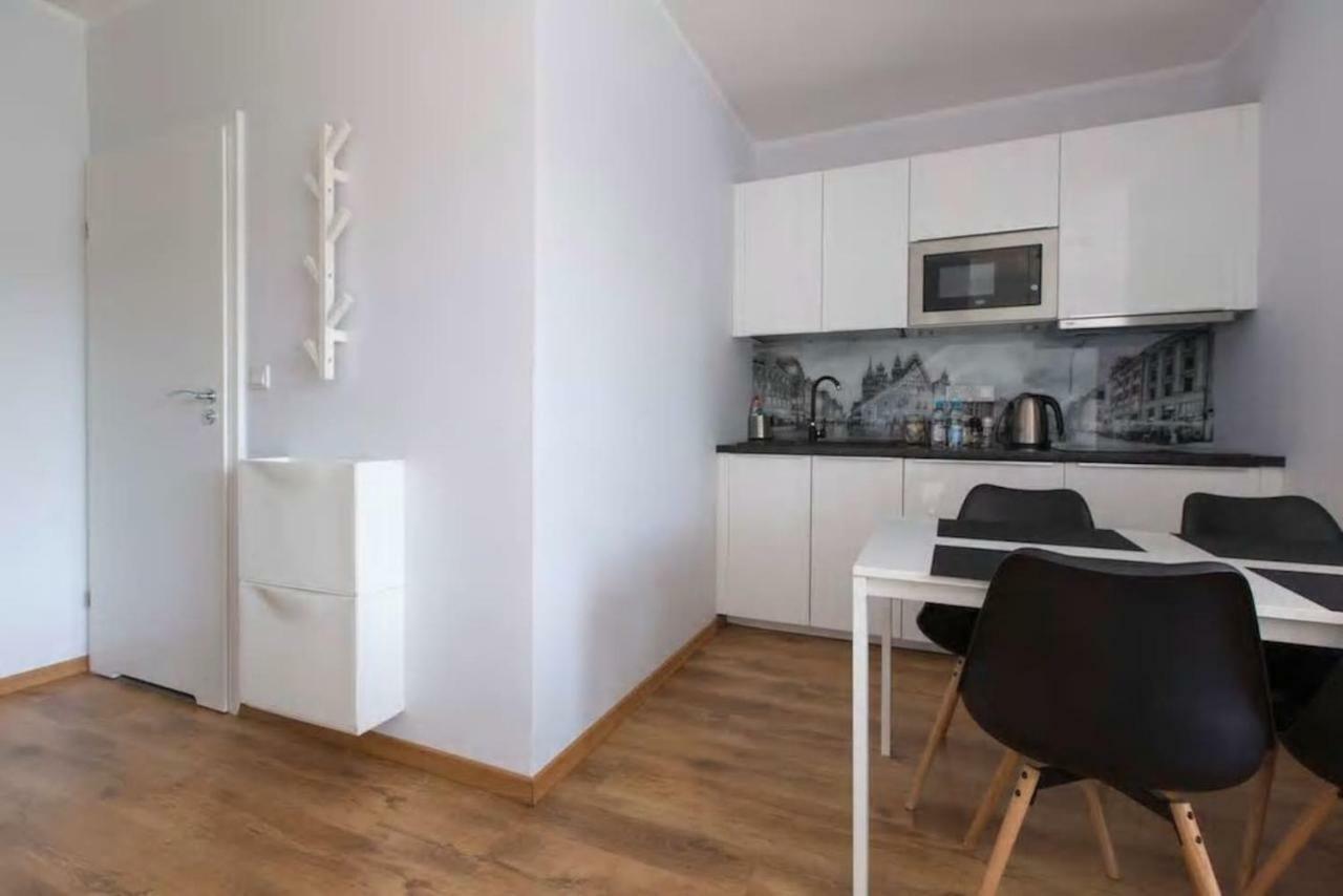 Komfortowe Apartamenty W Centrum Wroclawia Esterno foto